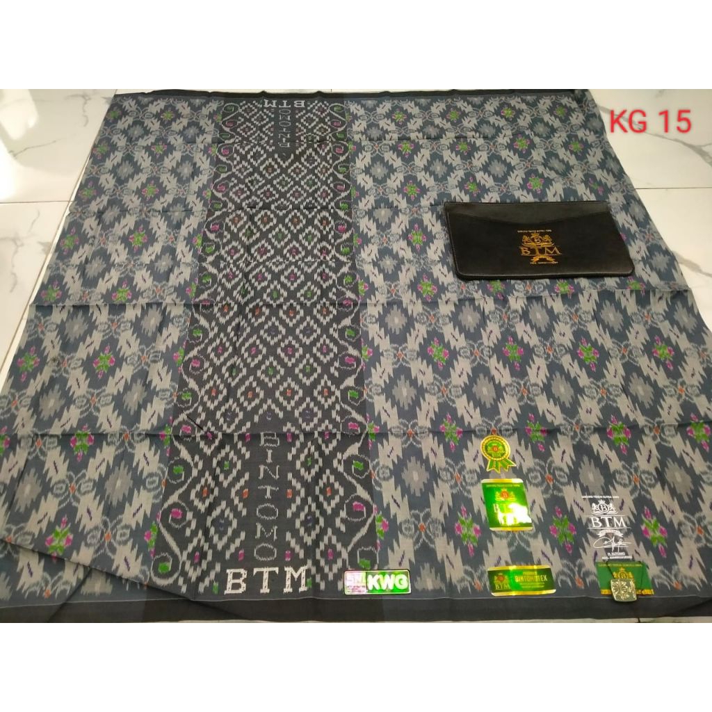*Sarung BTM**Mutif Kawung / Batik**Gold/ Full Sutra**Sisir rapat/ benang sutra 120/2**