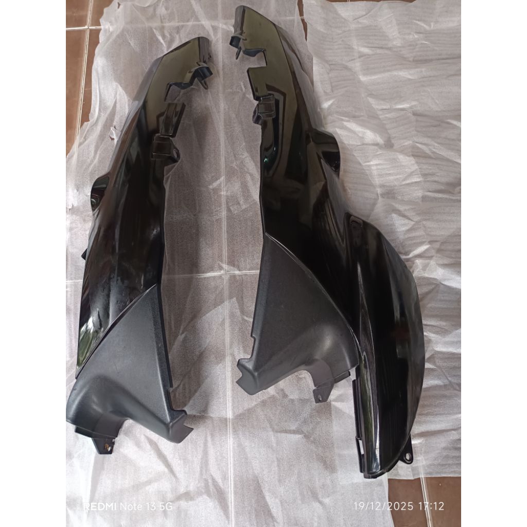 body belakang kiri kanan honda kirana hitam original AHM