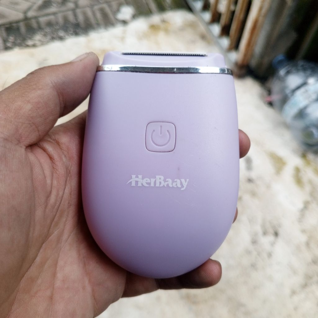 Alat cukur bulu halus & jenggot merk Herbaay