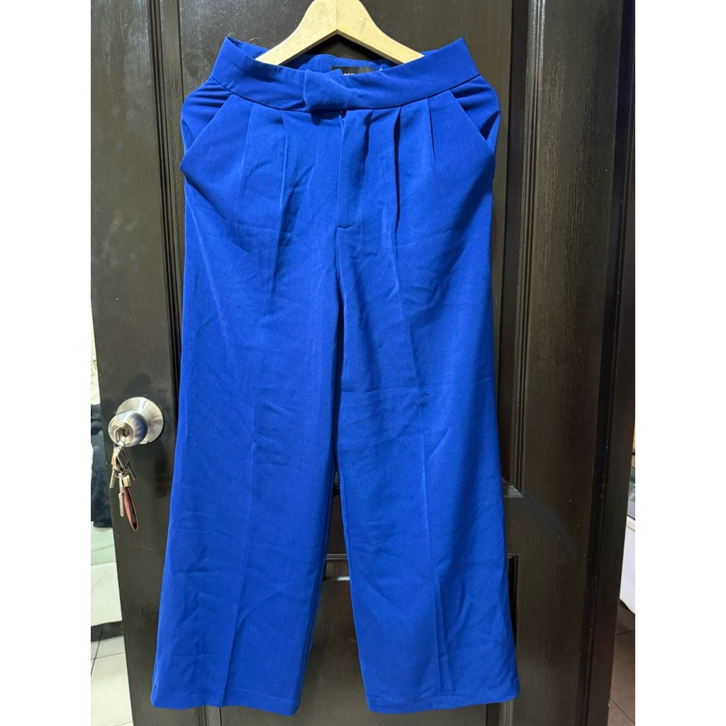 Promthong celana