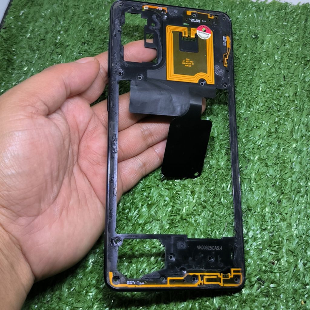 Bezel Samsung A71 A715F - Housing Tulangan Tengah - Tutup Mesin Ori Copotan