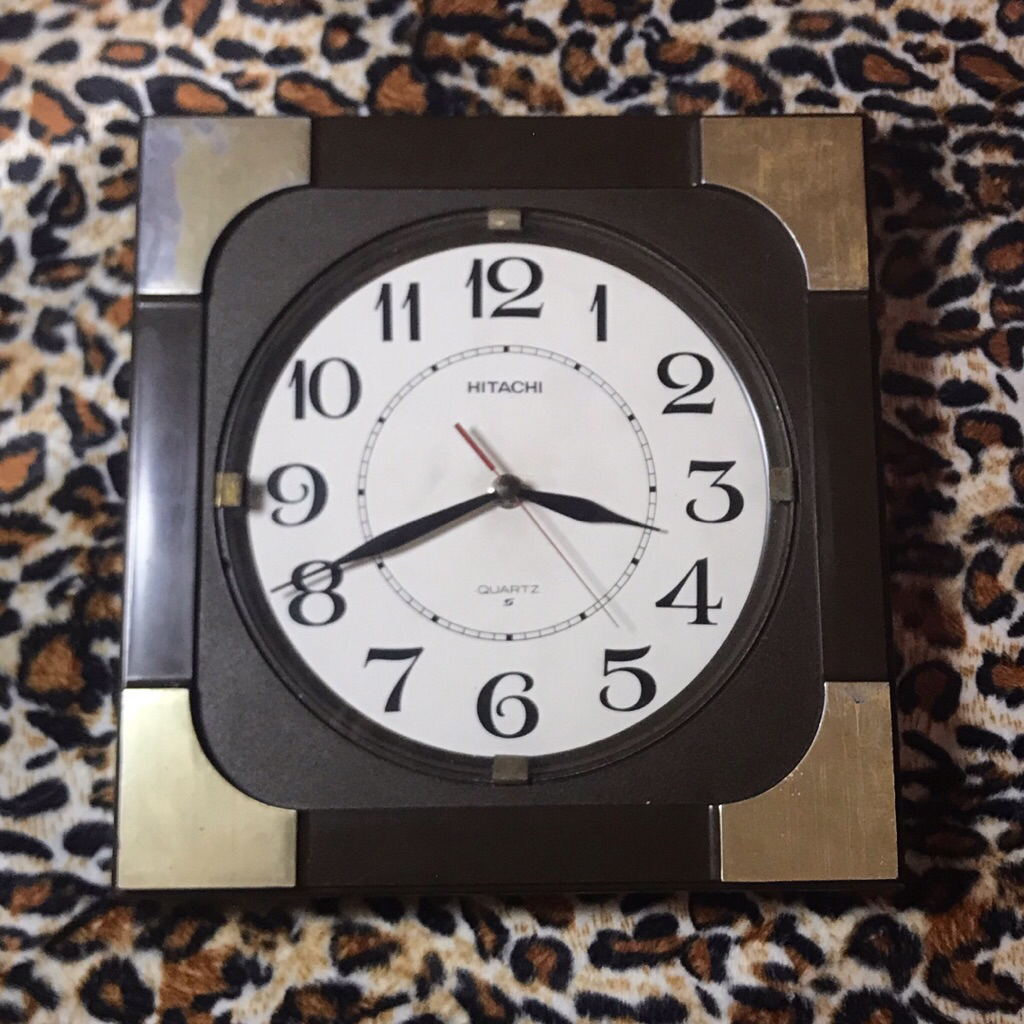 jam dinding hitachi japan