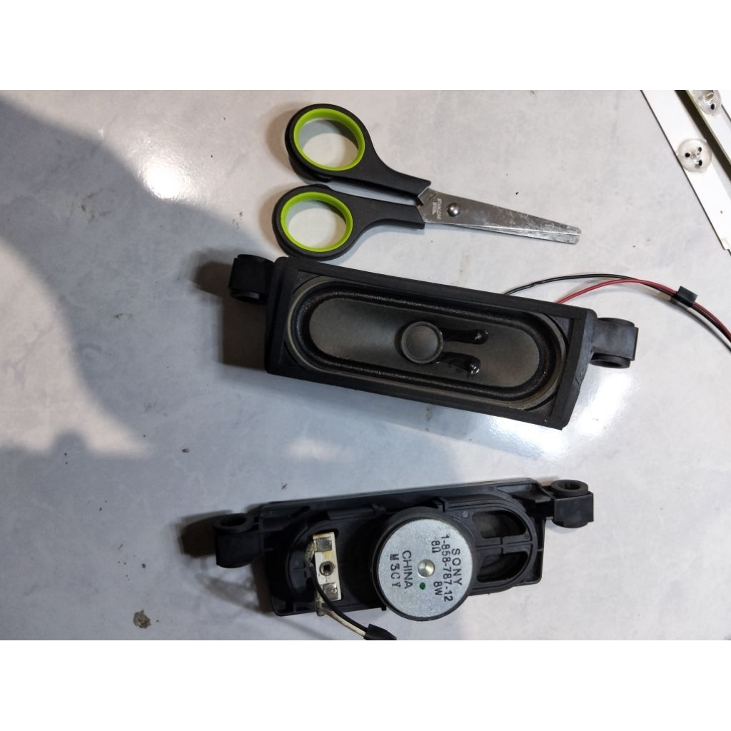 Speker Tv Sony KLV 32EX330