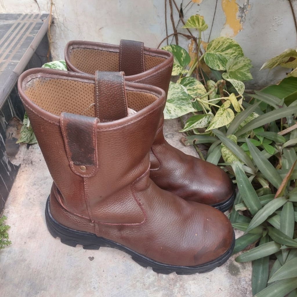 sepatu safety boots second krusher size 42(27cm)