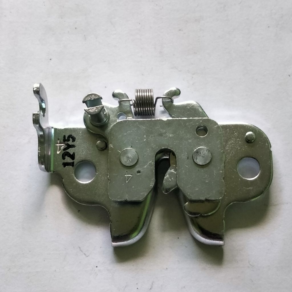 ASLI original Engsel Jok Pembuka Jok Yamaha Mio Sporty Mio Soul GT Xeon GT Xeon X-Ride ORIGINAL