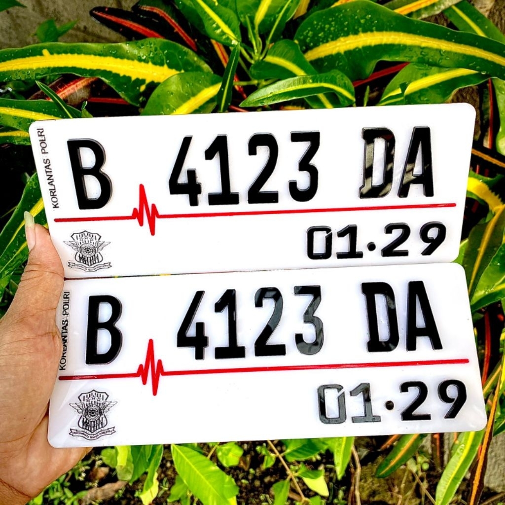 plat  akrilik//plat  warna putih//plat  full akrilik//plat  baut tanam