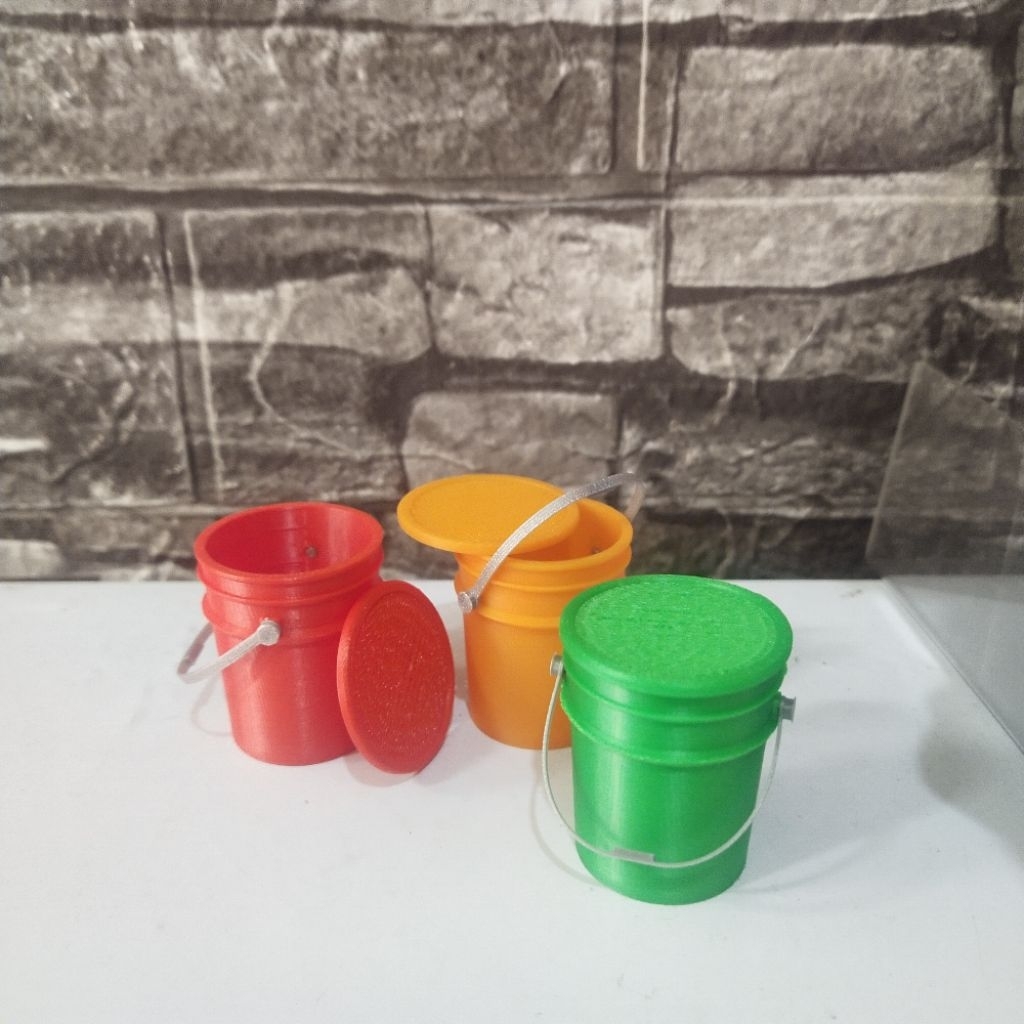 Miniatur Diorama ember atau bucket