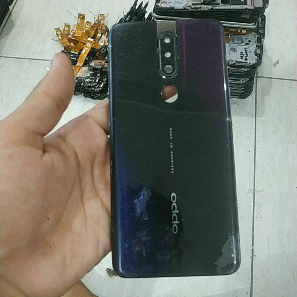 backdoor bekas Oppo f11 pro,tanpa fingerprint,ada patah cek gambar