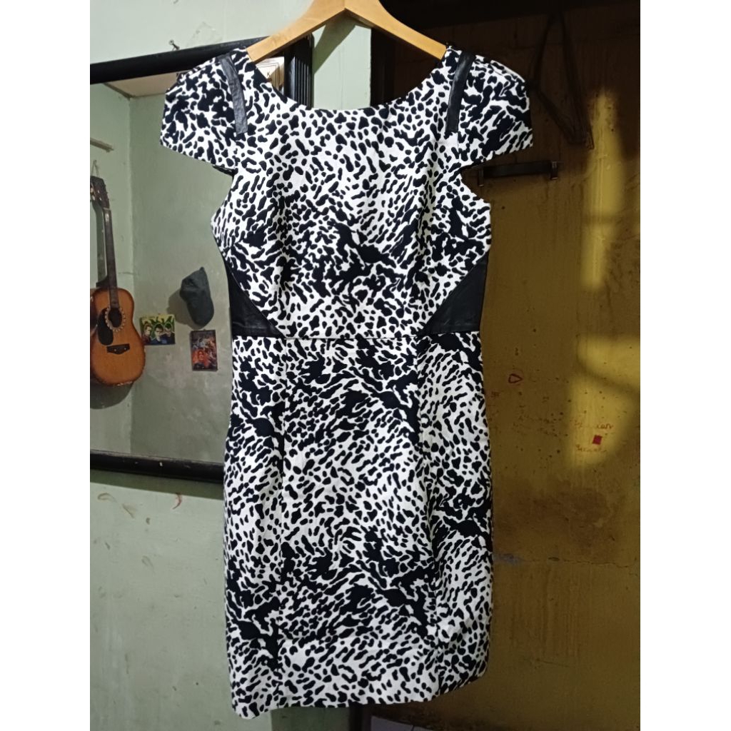 Tibi Animal Print Cap Sleeve Dress Womens 8 Leather Panels