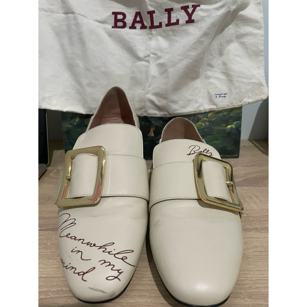 Bally Shoes White Sepatu Kerja warna Putih Merk Bally