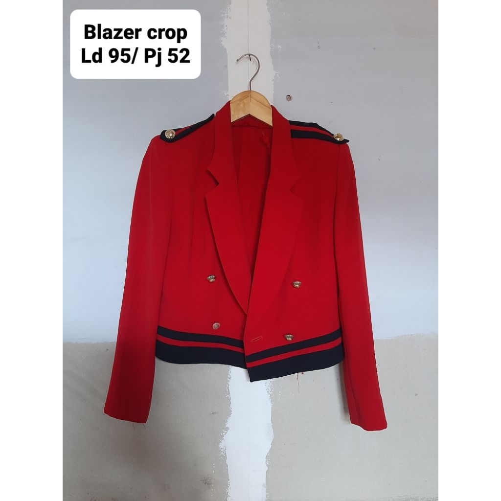 blazer crop sekolah