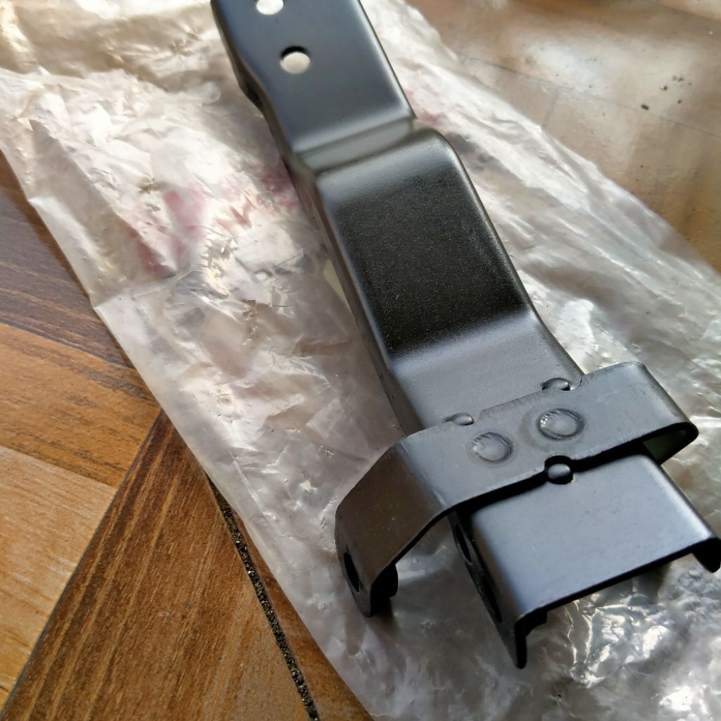 braket spakbor depan Yamaha Mio 5TL sporty automatic dudukan bracket 5TL f334G 01 stay fender holder