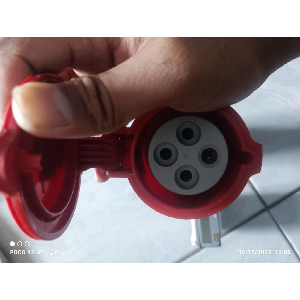 Legrand Female 32A/Stop kontak Industri 4 Pole