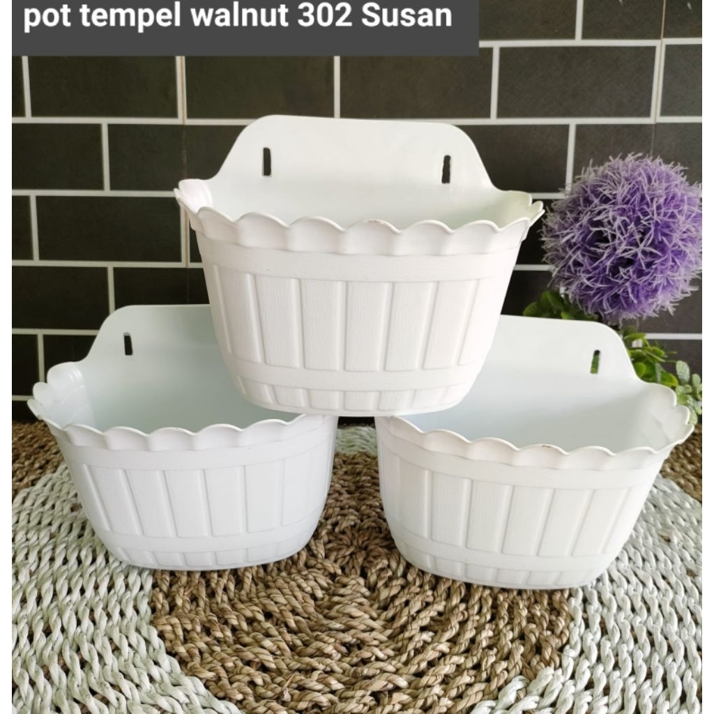 Pot Bunga Tempel Putih/Pot tempel