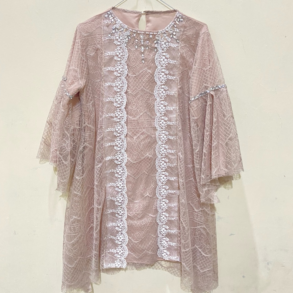 Preloved Tunik Kondangan Dahlia Nude by Wisye (baca deskripsi)