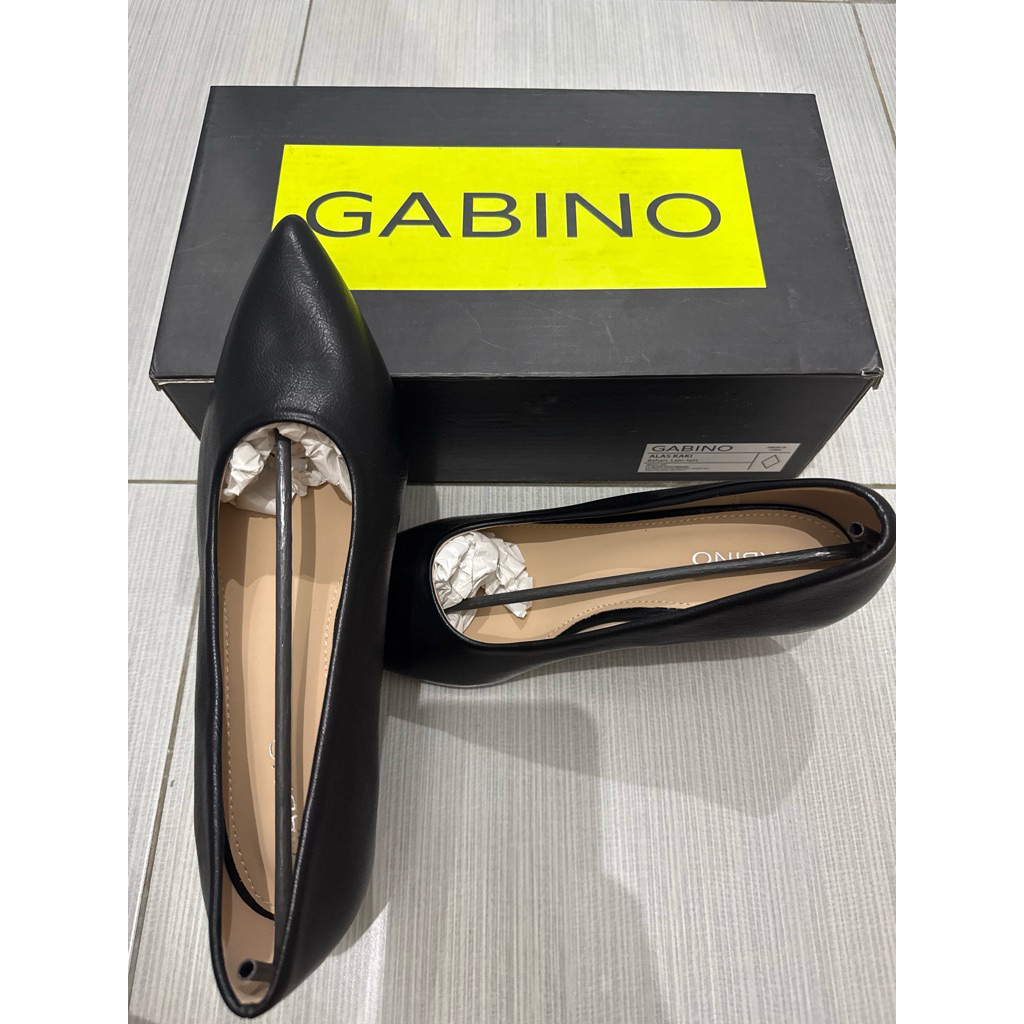sepatu kerja wanita warna hitam Gabino never been used