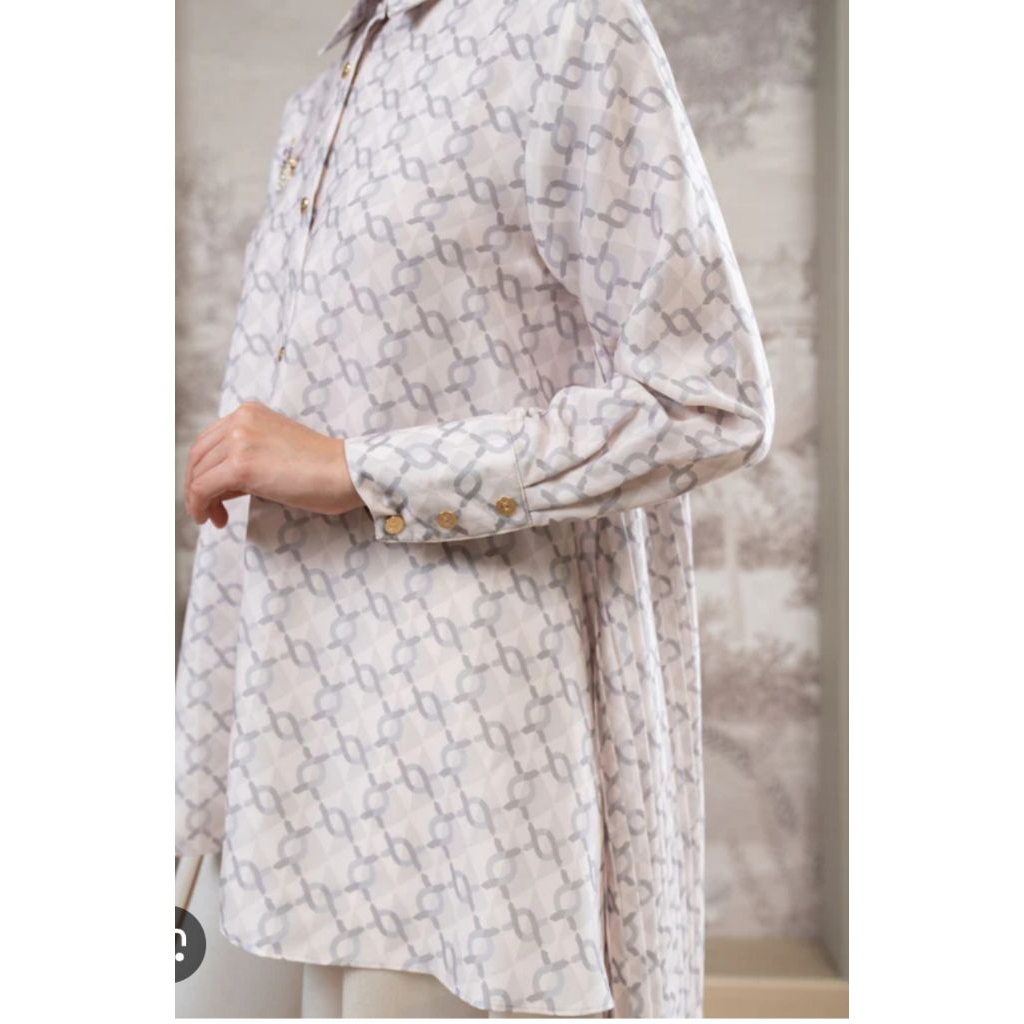 monogram pleated shirt wearing klamby