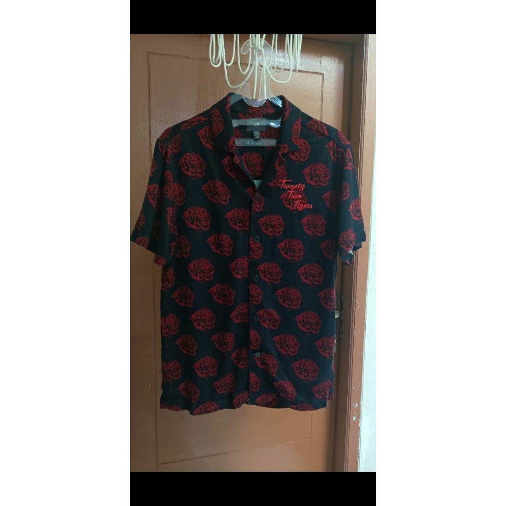 kemeja twenty two tigers h&m