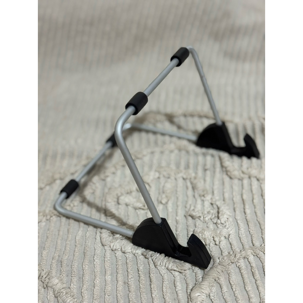 Universal tablet stand