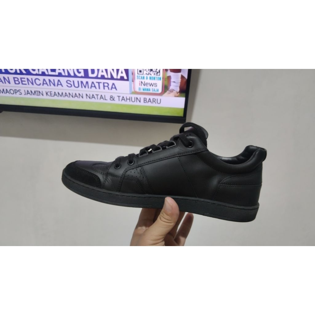 sepatu sneaker Dior hitam original / sepatu cat