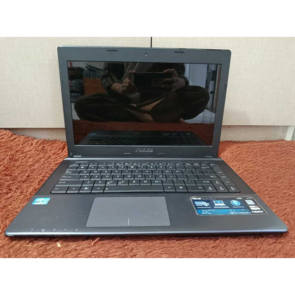 laptop Asus X45C     Windows 10 home 64-bit   Processor Intel core i3-2370M 2.4GHz  Ram 4 GB   Penyi