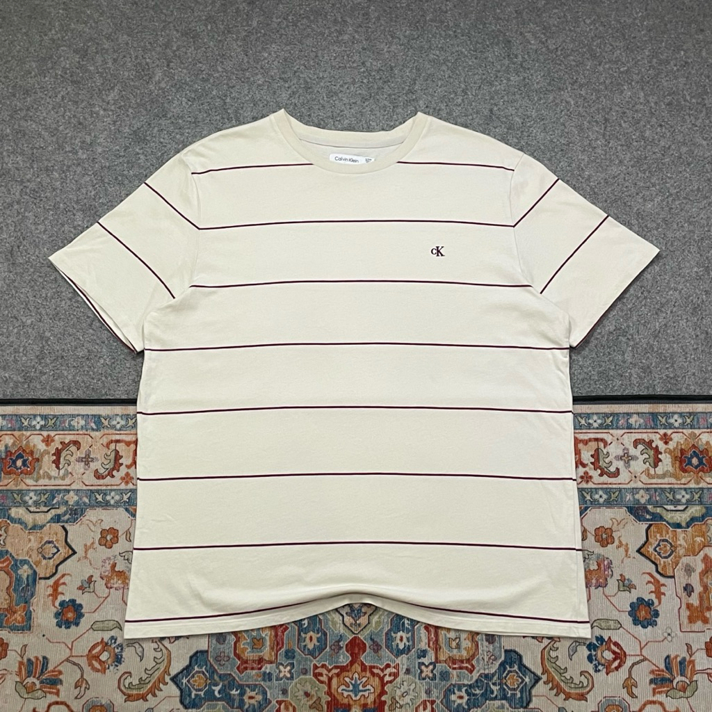 Tshirt Calvin Klein Salur