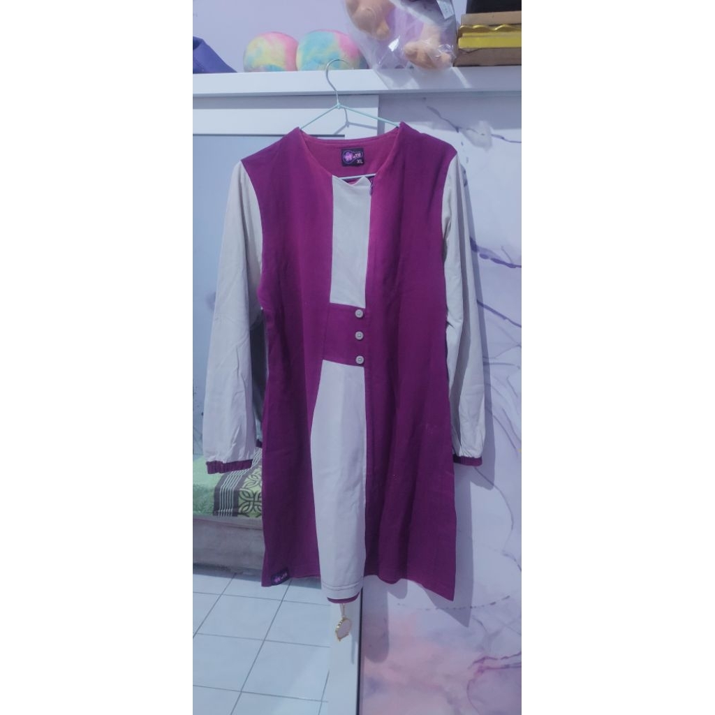 Kaos preloved Merk Mutif