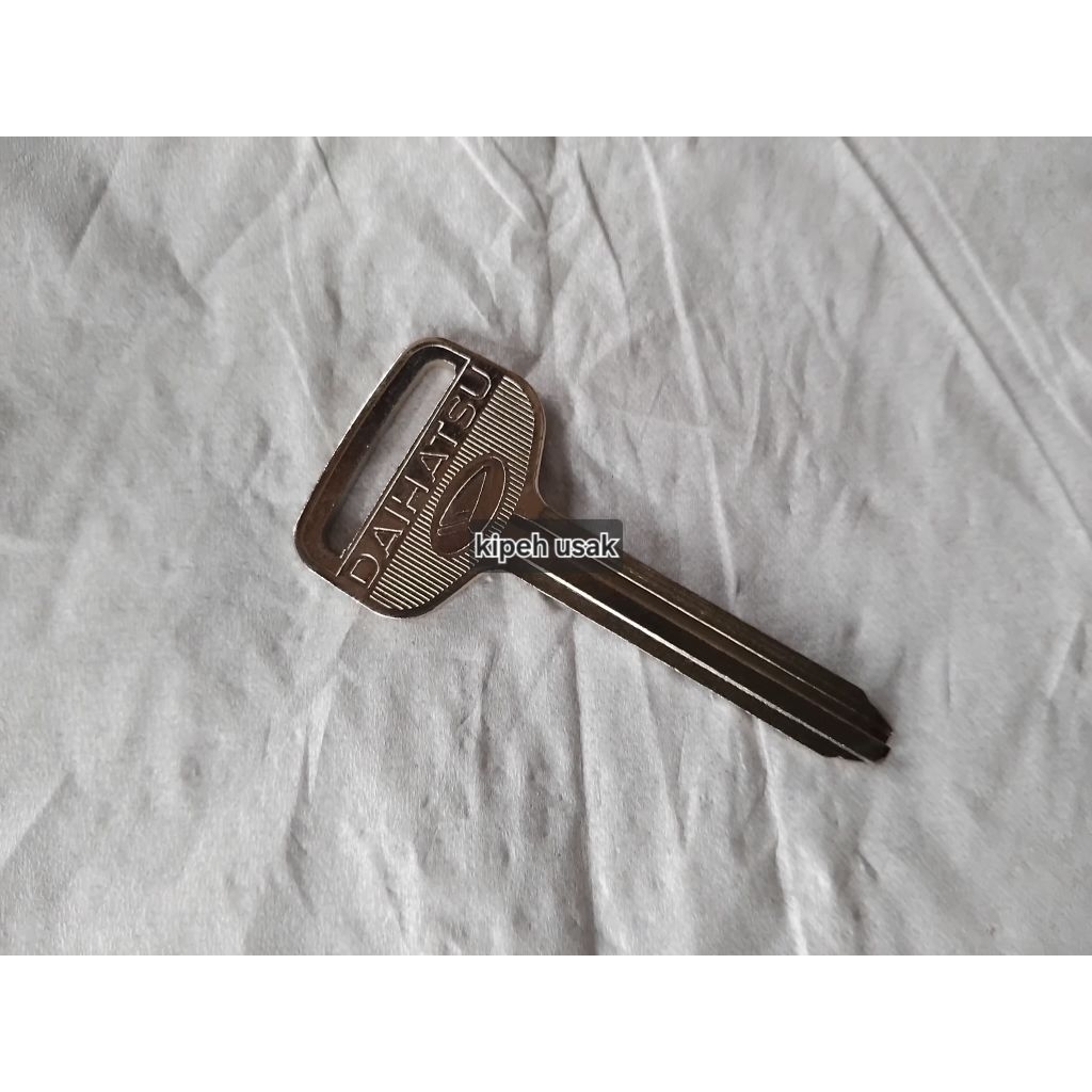 bahan kunci duplikat *DAIHATSU*