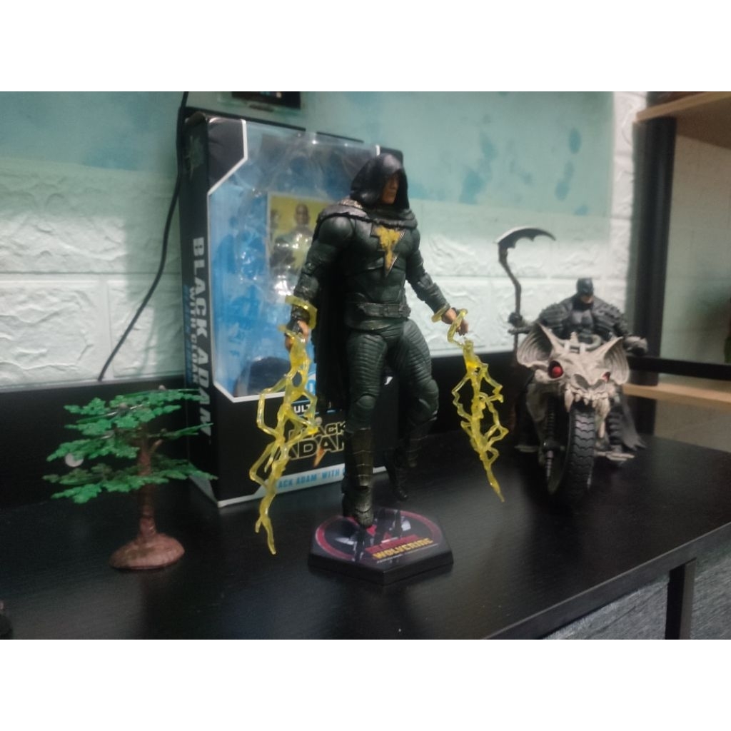 Mcfarlane black adam with cloak