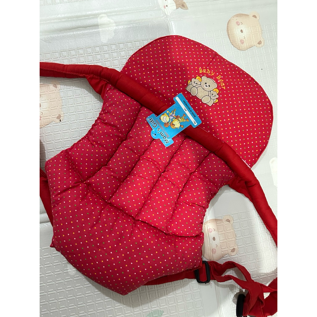 Gendongan duduk bayi