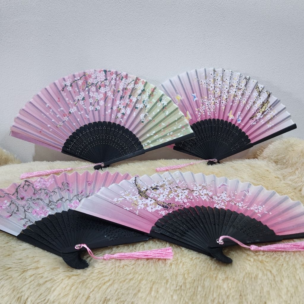 Kipas Lipat Tangan Souvenir Gaya China Jepang Tangkai Hitam