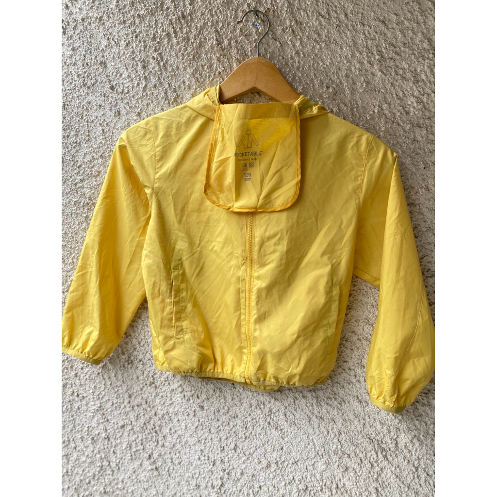 JAKET POCKETABLE UNIQLO KIDS TAG 120