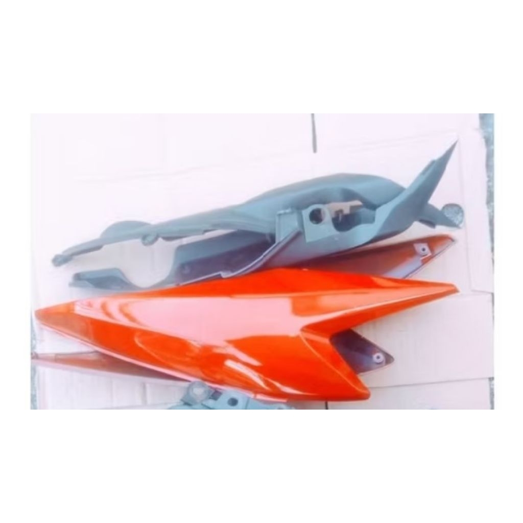 Cover Bodi rangka belakang kanan kiri Blade old 110 Second Original