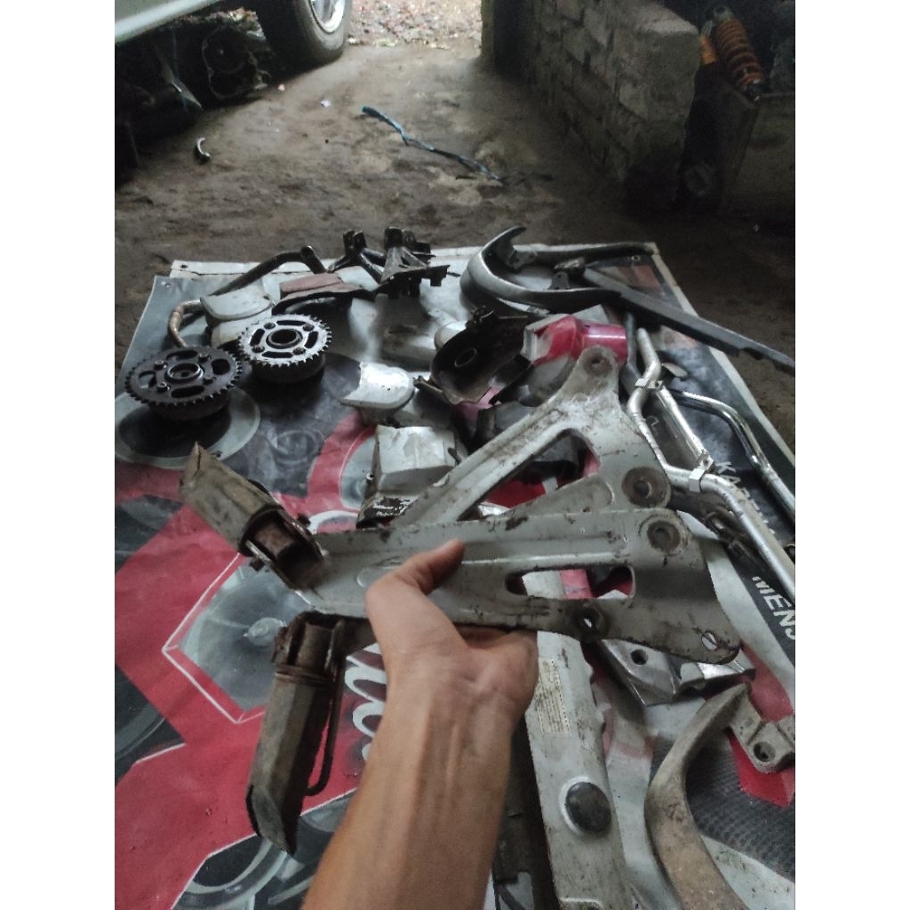 postepBelakangSupra125