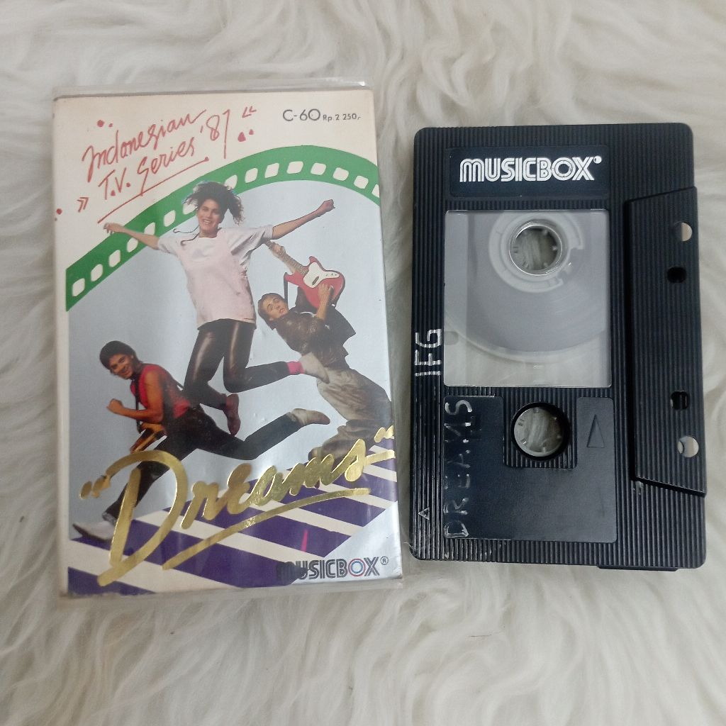 Kaset Pita Ost Dreams