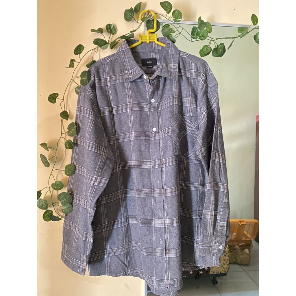 PRELOVED KEMEJA FLANEL OVERSIZED MERK VASTIC
