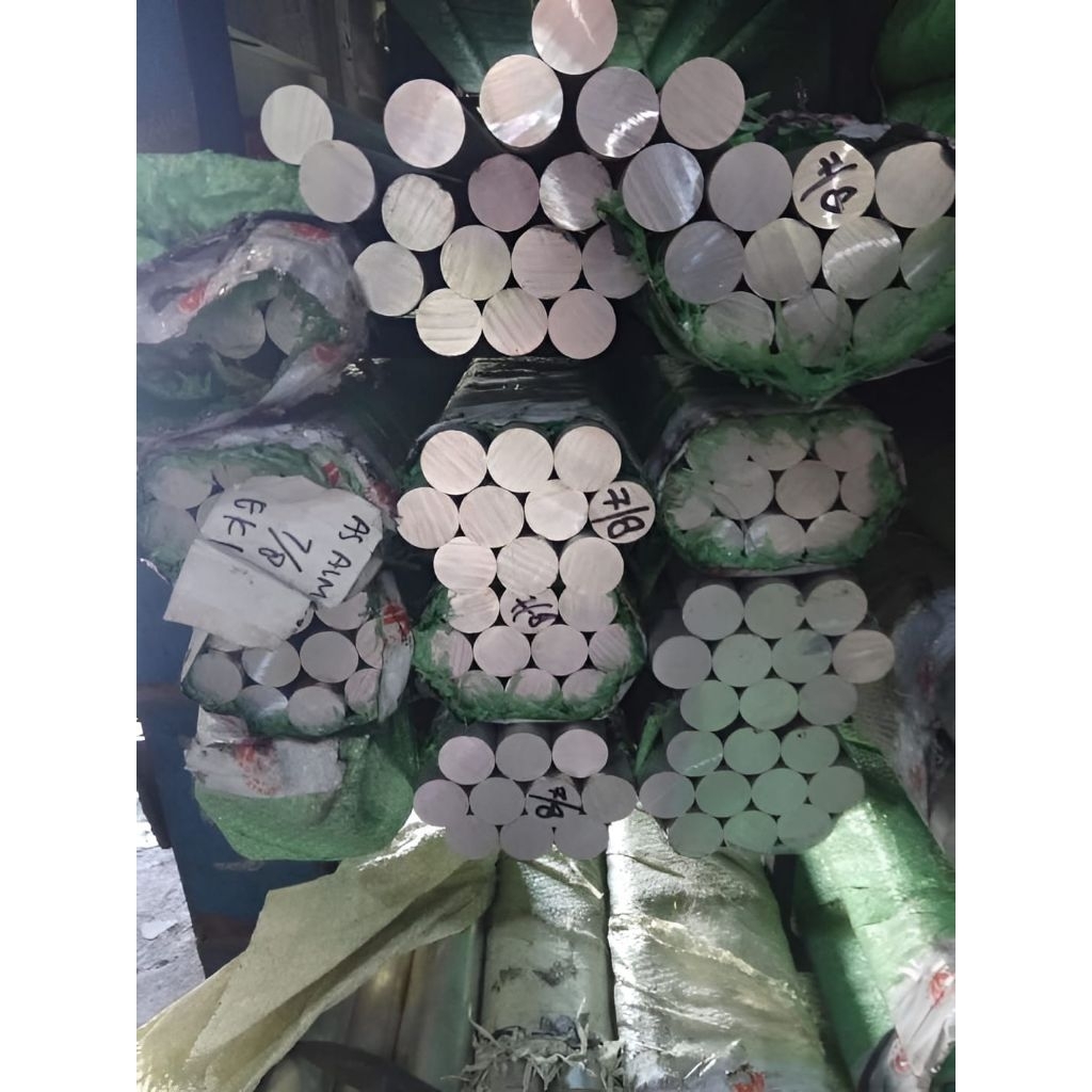 As alumunium Dural 6061 1/4"