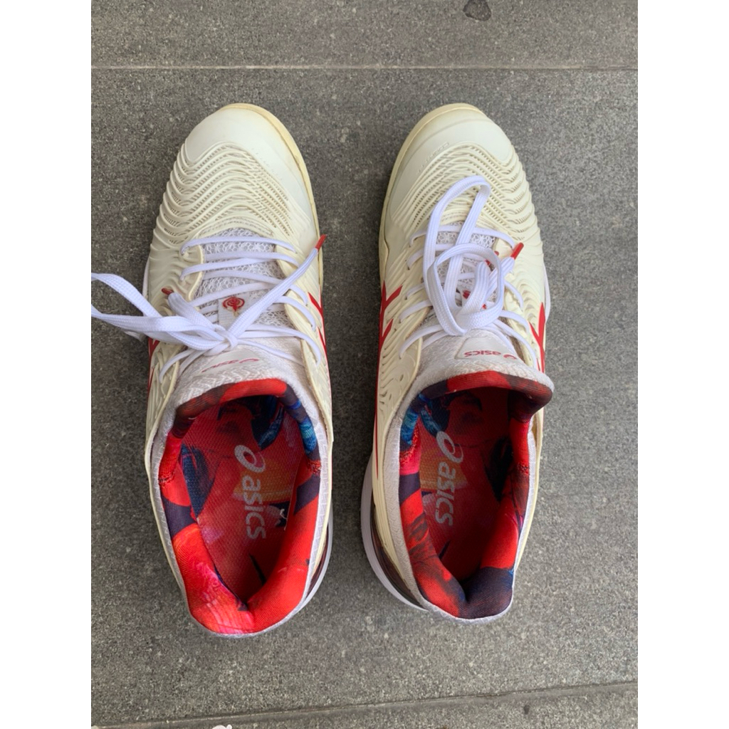 Sepatu Tenis Asics bekas