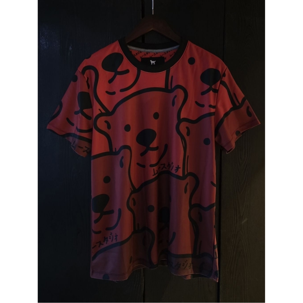 Muunique T-Shirt RED Bear silk. Thailand Product. 100% original. Size L. baju kaos santai pria berba