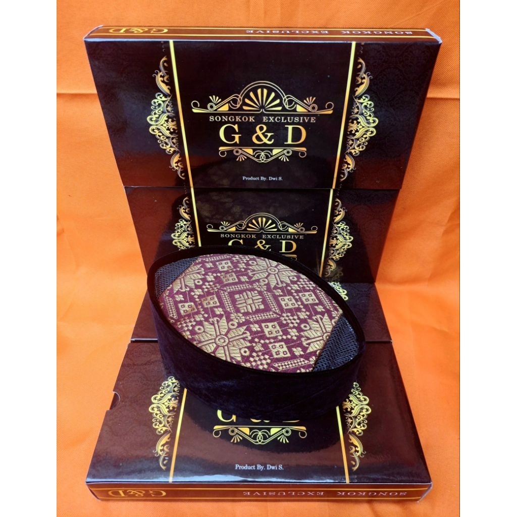 SONGKOK/PECI AC BLUDRU HITAM.ATAS MOTIF KAIN songket  mas