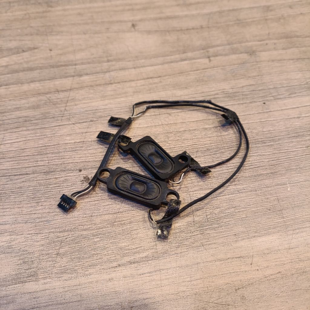 Speaker Toshiba L645 kondisi second masih bagus