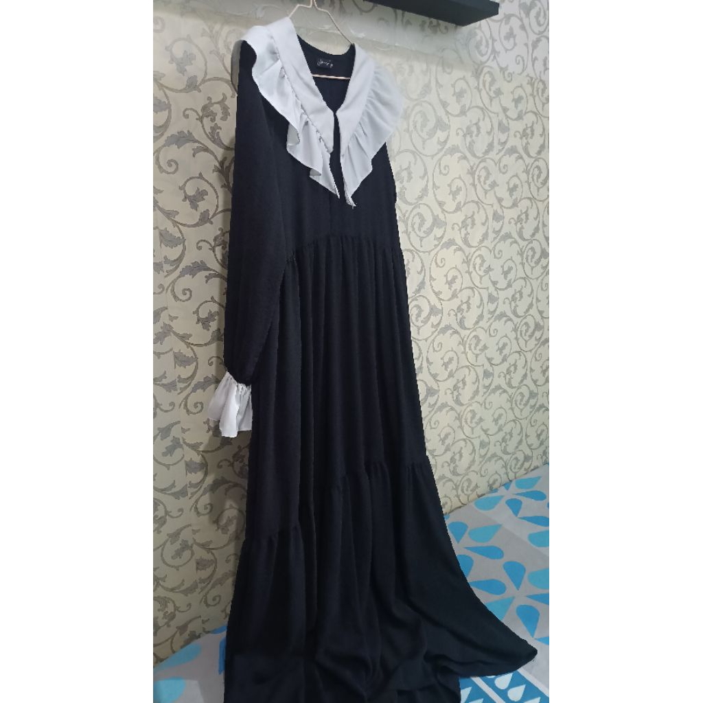 PRELOVED DRESS ABINAYA BUTIK DAN BLAZER THANBLANK