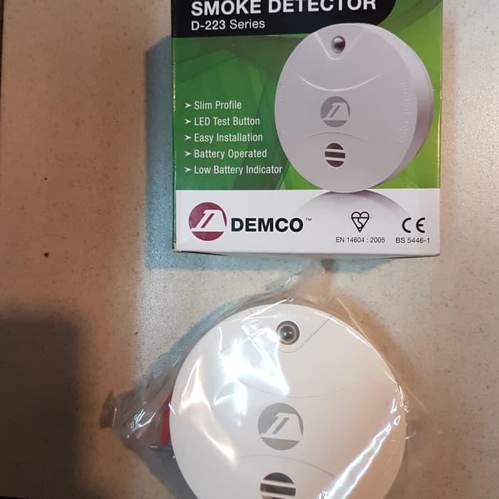 SMOKE DETECTOR DEMCO D-223 WITH BATTERY STAND ALONE SMOKE DETECTOR
