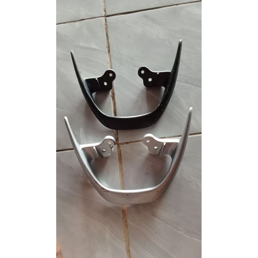 behel pegangan jok belakang suzuki smash new 110 ori