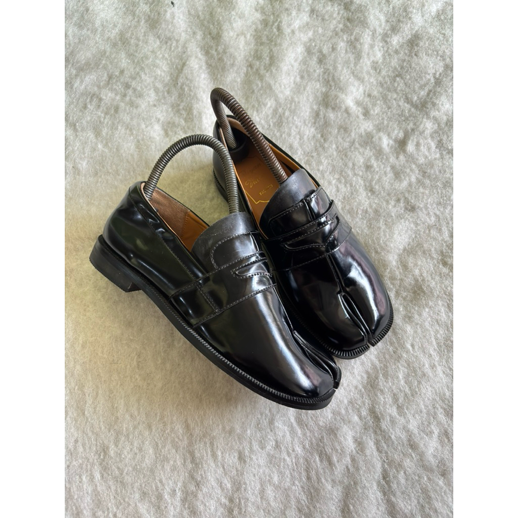 sepatu ala-ala maison margiela tabi patent leather size 36/23.5 mulus