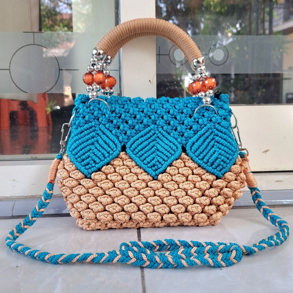 Tas Rajut Motif Strawberry Tas Pesta Mewah Tas Handmade Kekinian Tas Macrame Wanita Terbaru Tas Moti