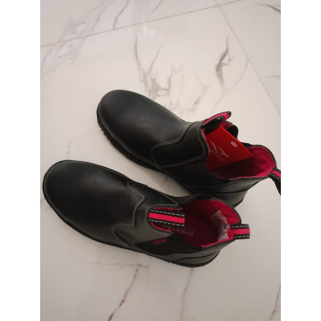 sepatu safety wanita cheetah