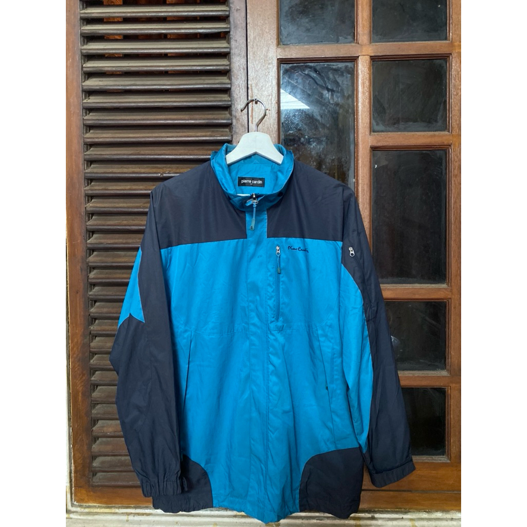 Jacket Outdoor/windbreakers pierre cardin size L
