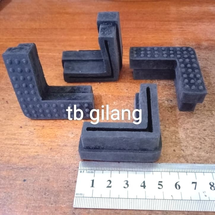 Karet kaki rak besi siku L 4x4 cm cover meja etalase karet tebal pelindung gesekan lantai pengaman