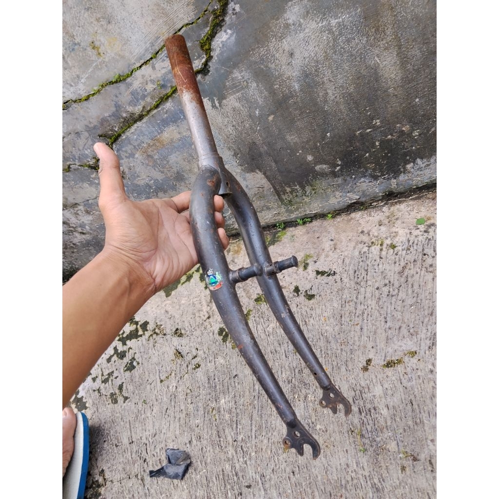 FORK SEPEDA RIGID BAN 20" FUJIWARA STEERTUBE 15 CM drat standar cocok buat sepeda ban 20 Federal Lip